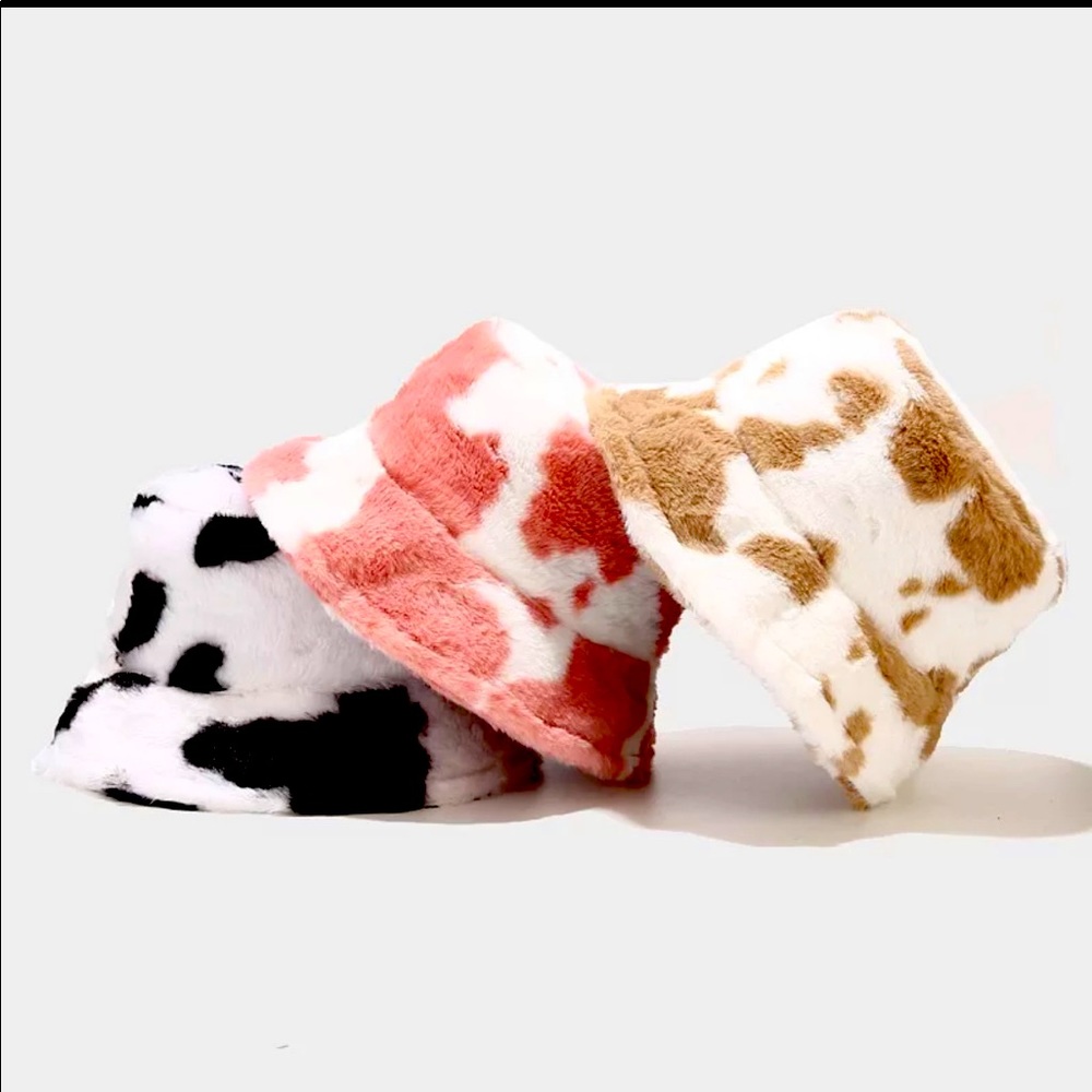 New ✨ Cow Print Faux Fur Bucket Hat